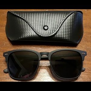 New/Box OS Ladies Black Stylish Sunglasses